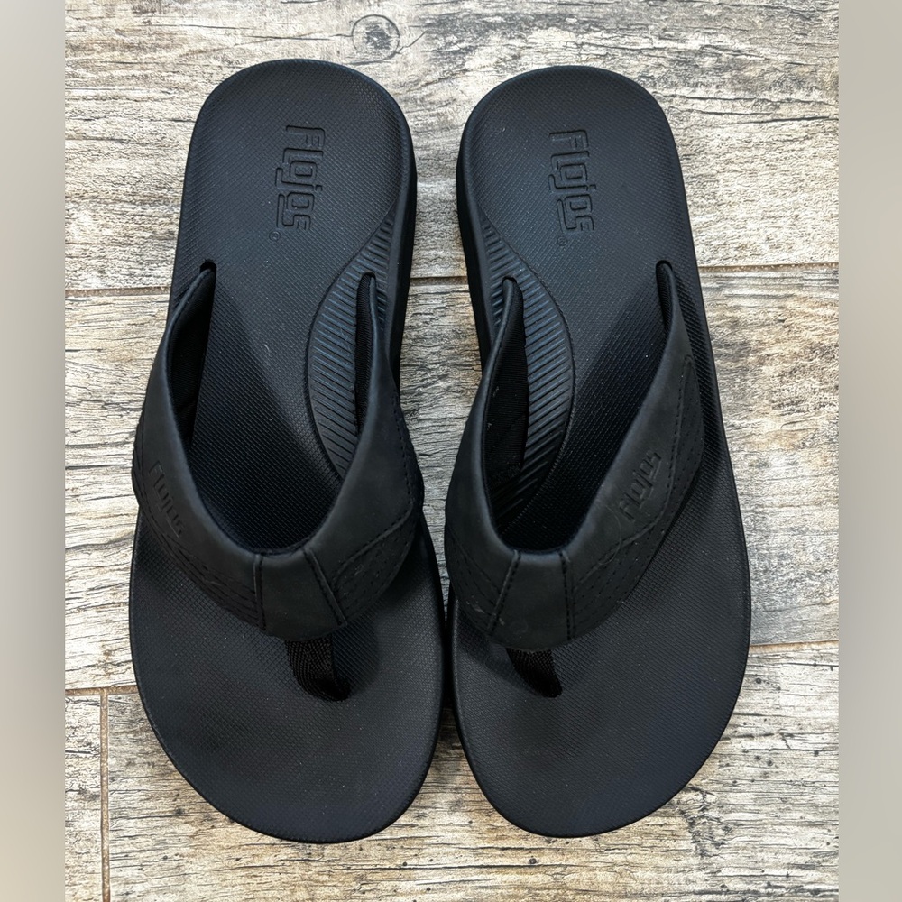 Men's FLOJOS black flip flops NWOT size 9